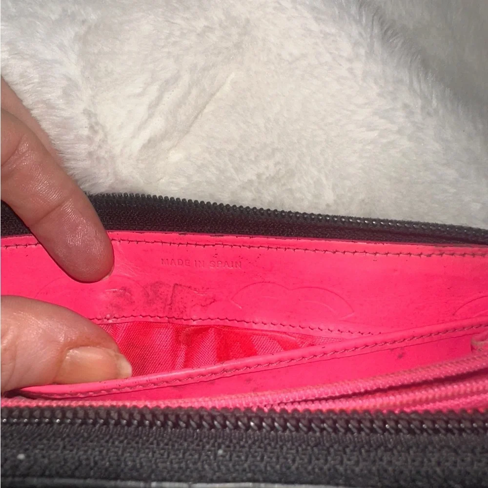 CHANEL Black Quilted Zipper Wallet